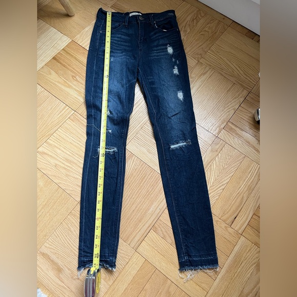 Unpublished Denim Jeans - Picture 7 of 8